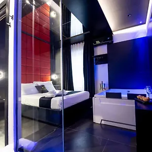 Maximum Hub Suite&spa Italy